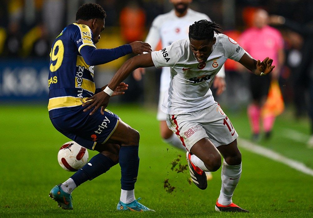 Rıdvan Dilmen'den Galatasaray hakkında çarpıcı sözler: Okan Buruk o kadar güveniyor ki.... Hakem Ali Şansalan bile rahatladı! 2
