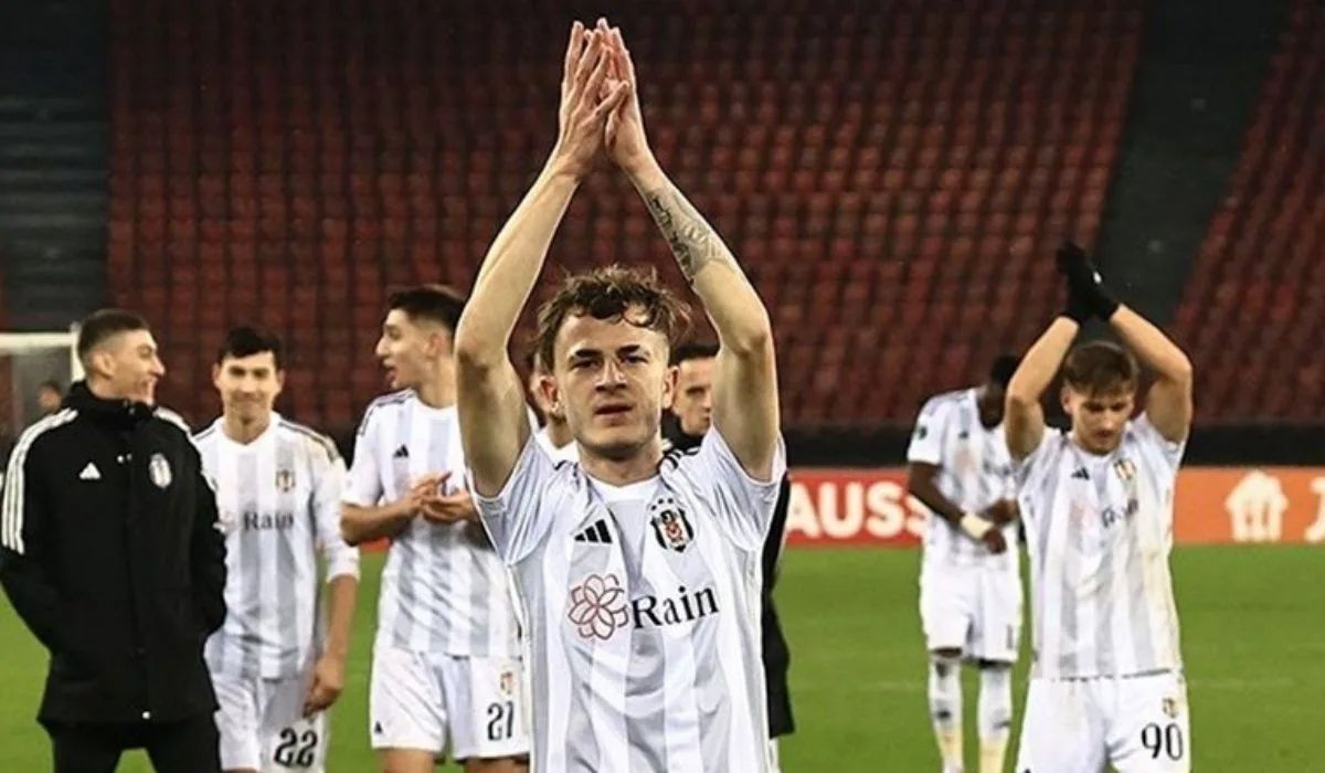 Hasan Arat bunu sakın duymasın! Canlı yayında camiayı karıştıracak açıklama: “Samet Aybaba’nın tüm pisliklerini anlatacağım! Beşiktaş'ta birçok dolap dönüyor, gençler harcanıyor!” 12