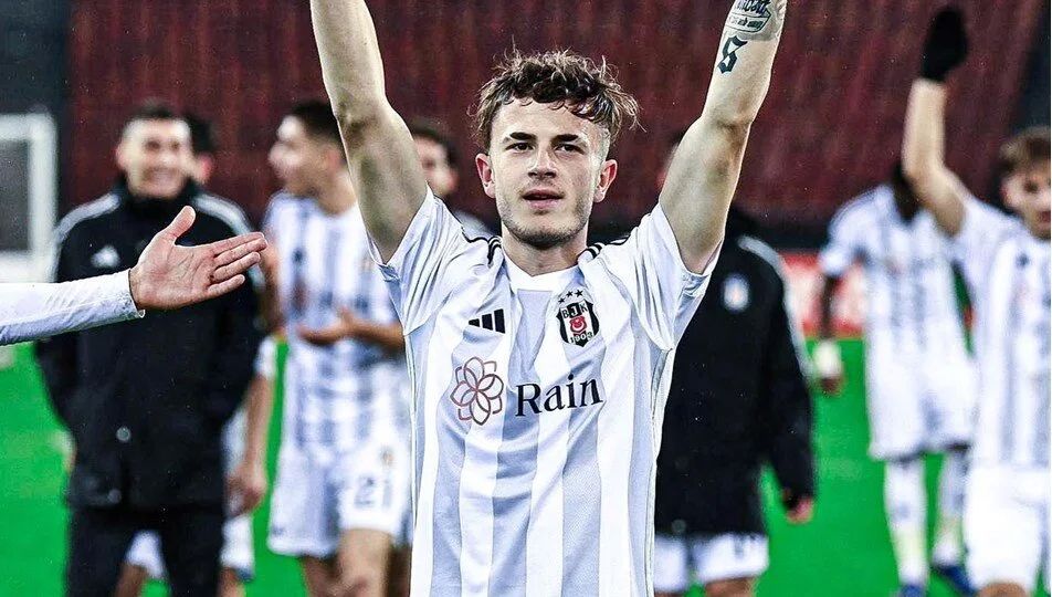 Hasan Arat bunu sakın duymasın! Canlı yayında camiayı karıştıracak açıklama: “Samet Aybaba’nın tüm pisliklerini anlatacağım! Beşiktaş'ta birçok dolap dönüyor, gençler harcanıyor!” 4