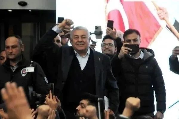 Aday krizinde flaş gelişme! CHP'den aday gösterilmeyen Şükrü Genç, seçime bağımsız aday olarak girecek! 1