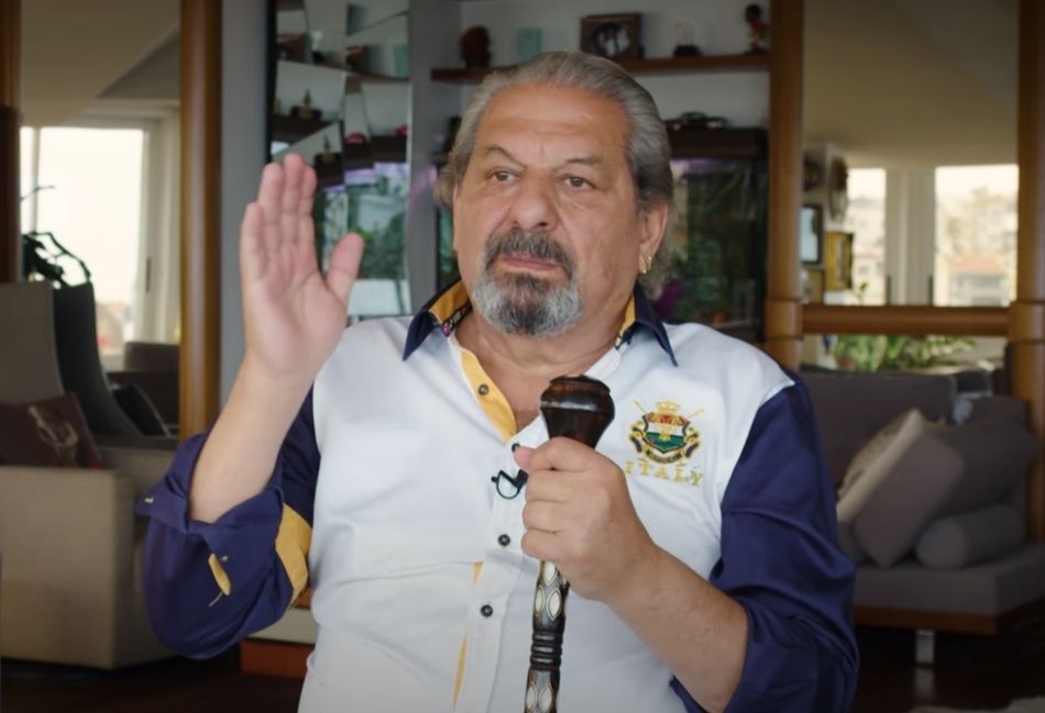 Erman Toroğlu isim vererek anlattı: "Hakemlikten sonra 3 tane kulüpte menajerlik yaptı bu adam. Hala devam ediyor gözlemciliğe" 10