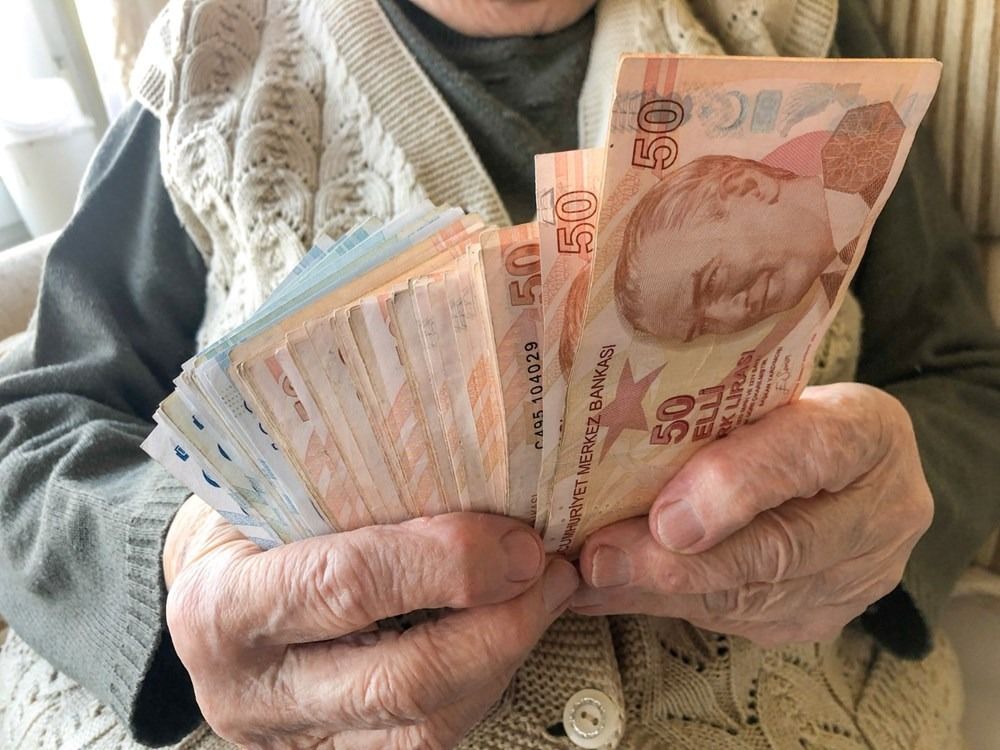 Emekliye 3 bin TL bayram ikramiyesi komisyondan geçti! 4