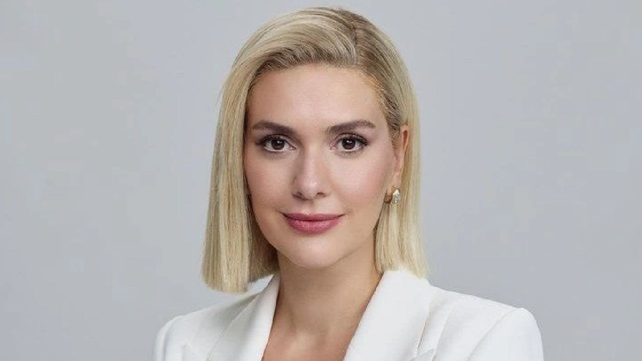Düğüm filminin etkinliğinden fotoğraf yayınladı! Cesur pozları sosyal medyada gündem oldu... 1
