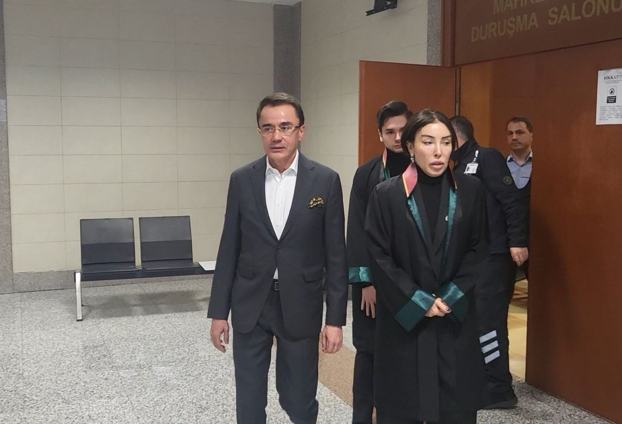 Oğluna cinsel istismarda bulunmakla suçlanmıştı! Hakim karşısına çıkan Ender Saraç gözyaşlarına boğuldu 2