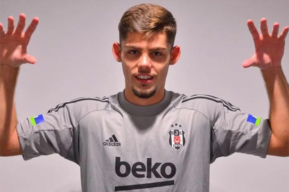 Hasan Arat çıldırdı, tüm takımı değiştiriyor! 28 milyon euroluk ayrılıkla Beşiktaş’ta taşlar yerinden oynayacak: İşte takımdan ayrılacak oyuncular… 8