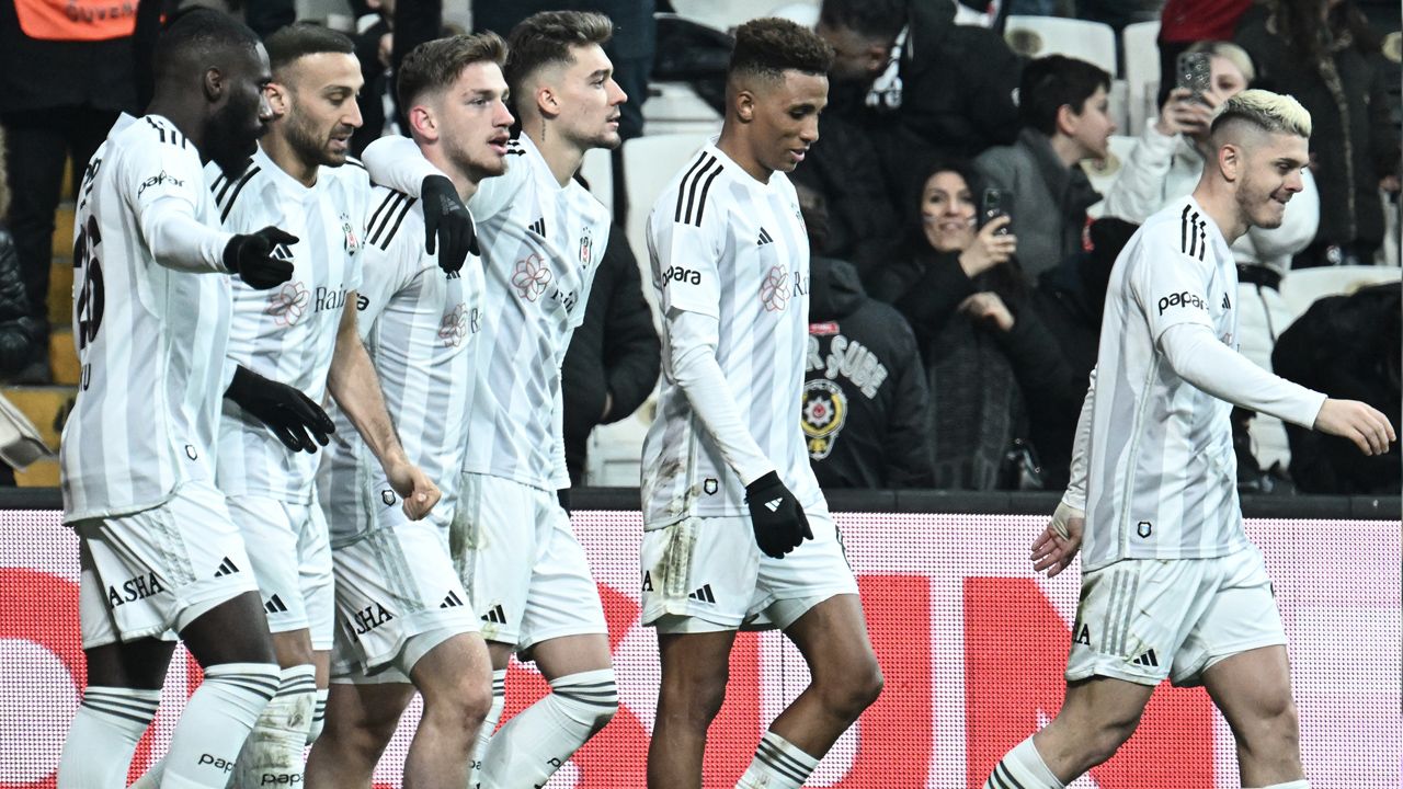 Hasan Arat çıldırdı, tüm takımı değiştiriyor! 28 milyon euroluk ayrılıkla Beşiktaş’ta taşlar yerinden oynayacak: İşte takımdan ayrılacak oyuncular… 5