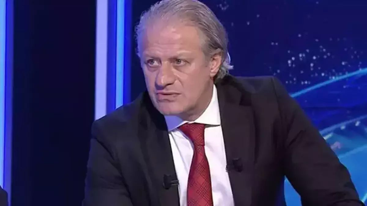 Canlı yayında çıldırdı, gündeme bomba gibi düştü: “54 yaşındayım, Tete’nin oynadığının en fazlasını oynarım. İnsana bu kadar şans verilmez. Takım arkadaşı olsam topla döverim bunu! Bir tane katkı yaptığı maç yok” 1
