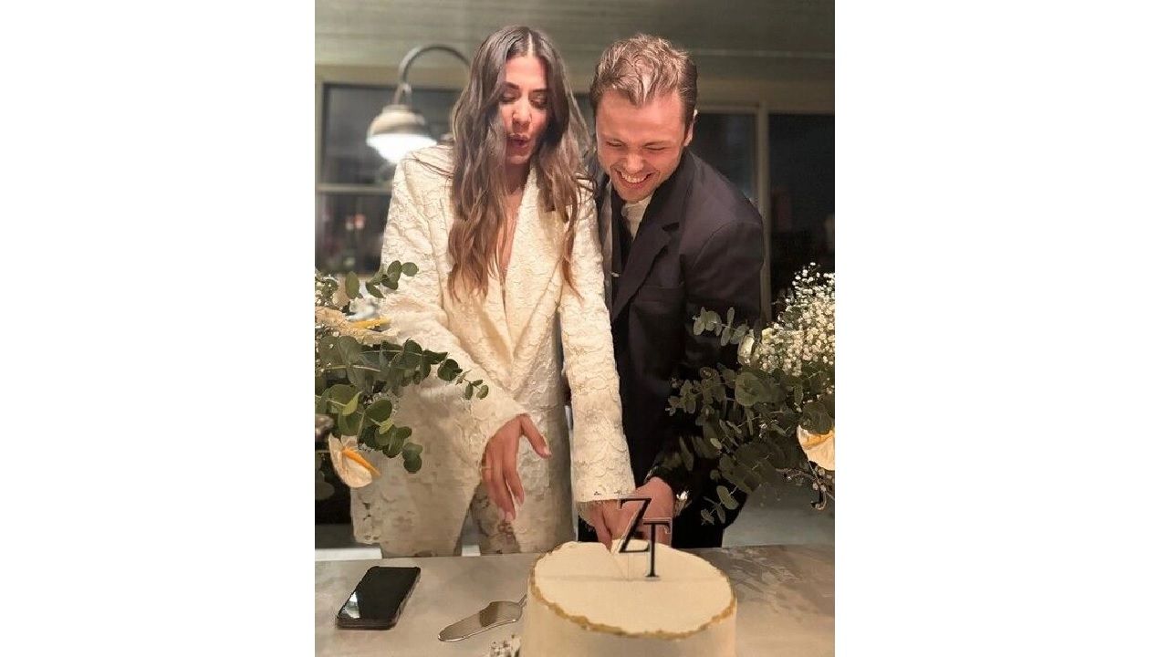 Tolga Sarıtaş ve Zeynep Mayruk nişanlandı! 2