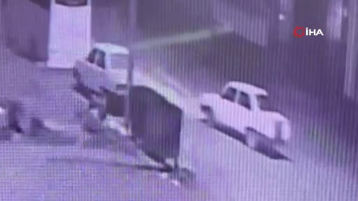 57 saniyede arabayı soyan hırsızlar kameraya yakalandı 1