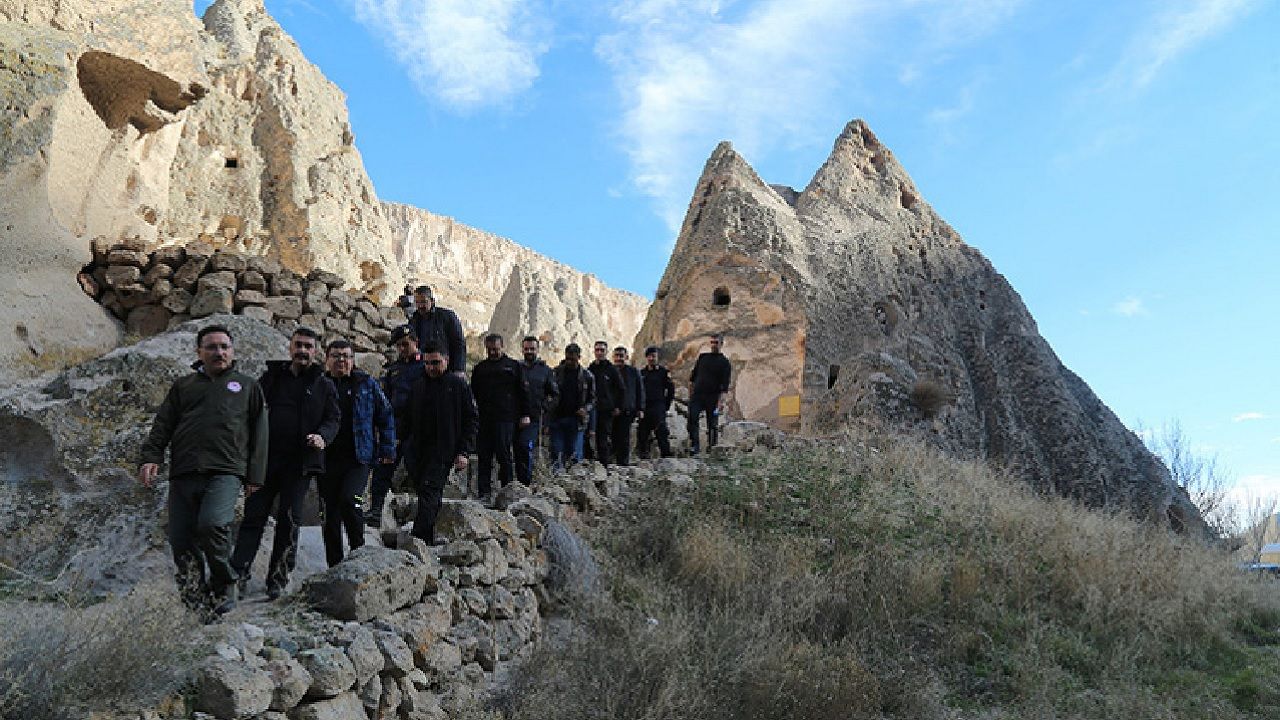 TRT1'in güçlü projesi Kara Ağaç Destanı dizisinde nefes kesen bölüm! İzleyici büyülendi... 2
