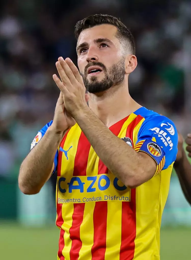 Onlar paranın asla satın alamadığı futbolcular! Hepsi birer istikrar abidesi: İşte takımlarının formasını en çok giyen futbolcular... 12