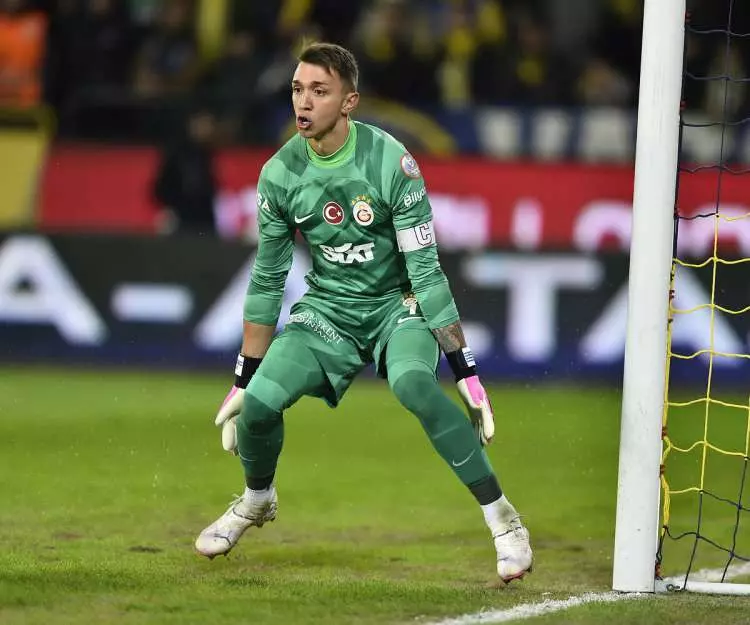 Onlar paranın asla satın alamadığı futbolcular! Hepsi birer istikrar abidesi: İşte takımlarının formasını en çok giyen futbolcular... 18