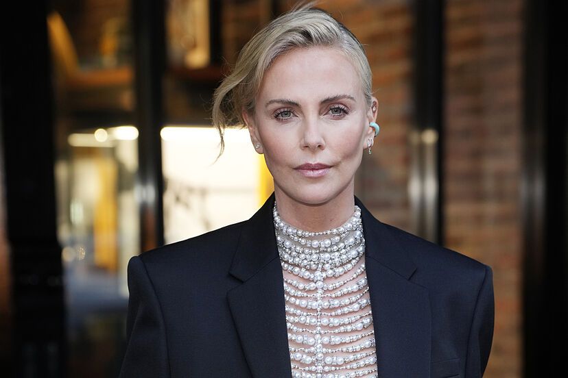 Hollywood yıldızı Charlize Theron'un ultra lüks malikanesi, Nişantaşı'ndaki apartman dairesinden daha uygun! 1