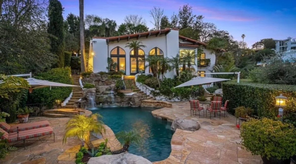 Hollywood yıldızı Charlize Theron'un ultra lüks malikanesi, Nişantaşı'ndaki apartman dairesinden daha uygun! 5