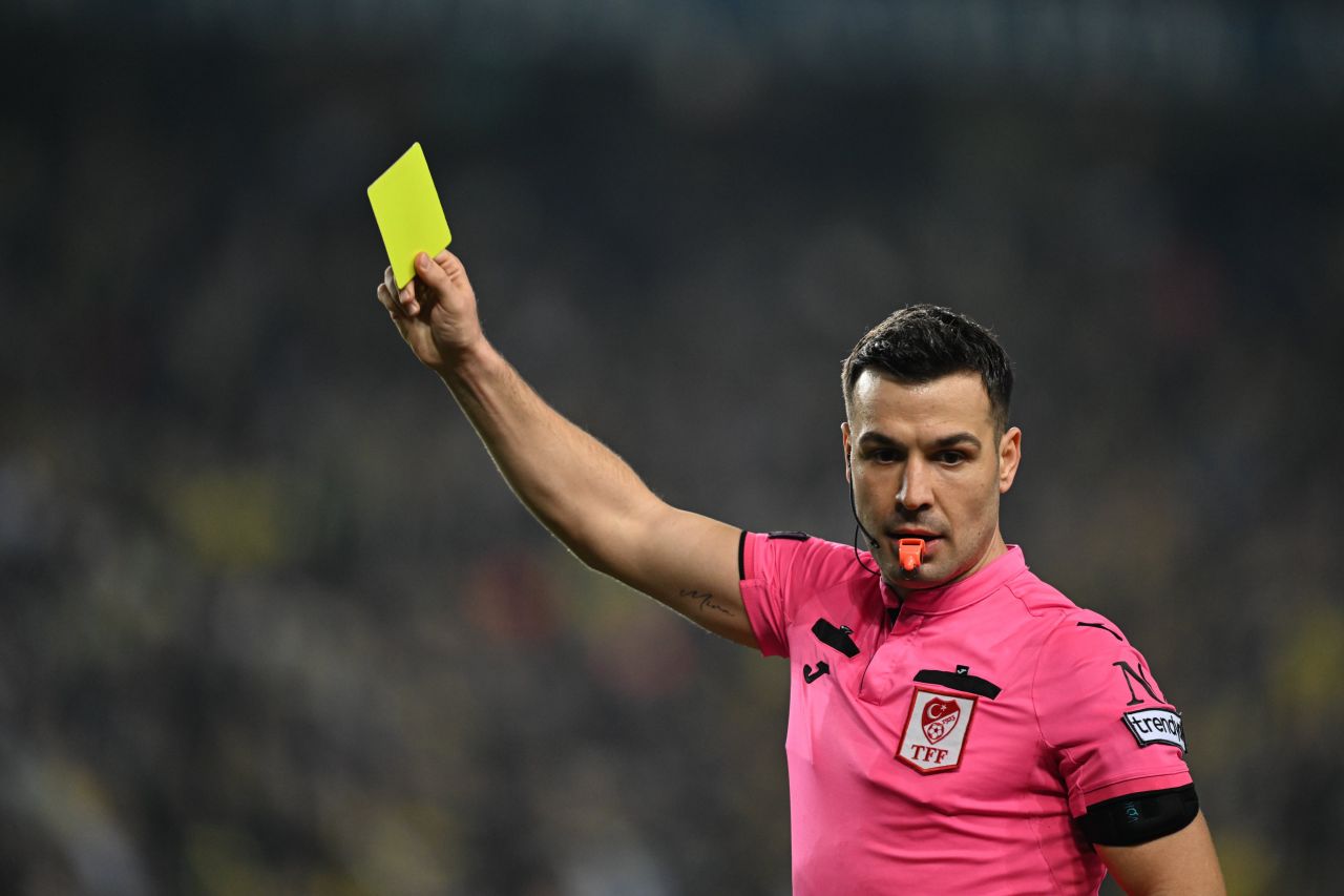 Geceye damga vuran şok iddia: "TFF Başkanı Mehmet Büyükekşi bu hakemin Fenerbahçe maçına atanması için talimat vermiş! Gerekirse penaltı uydurun demiş" 4