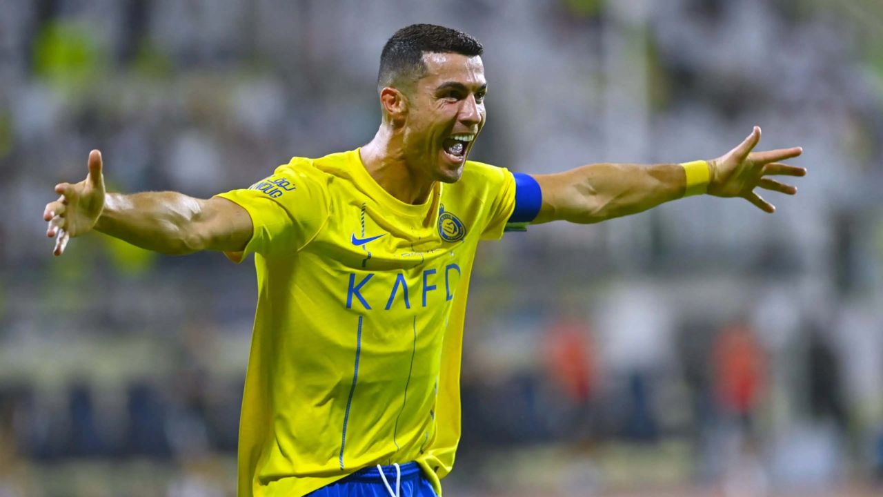 Cristiano Ronaldo’nun Suudi Arabistan’dan şimdiye kadar kazandığı para ortaya çıktı! Yok artık CR7: Dudak uçuklatan para! 100 tane son model Ferrari, 100 tane Hollywood’dan malikane… 6
