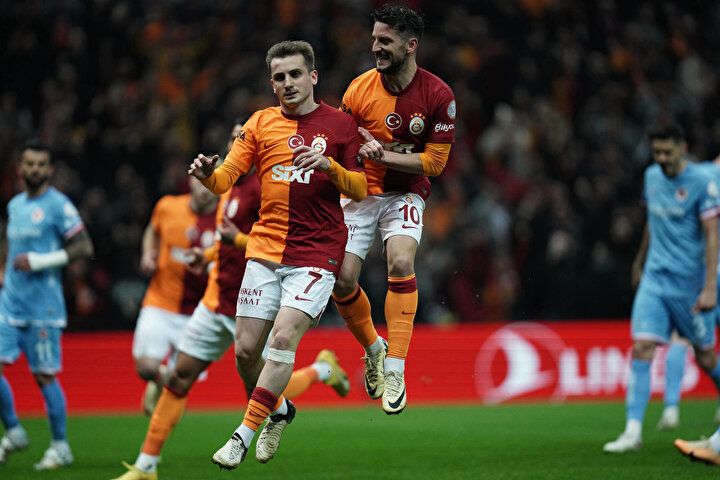 Türkiye'nin dilinde bu pozisyon VAR! Galatasaray - Antalyaspor maçındaki yarı otomatik ofsayt sisteminden gelen görüntü herkesi şaşkına çevirdi. 8