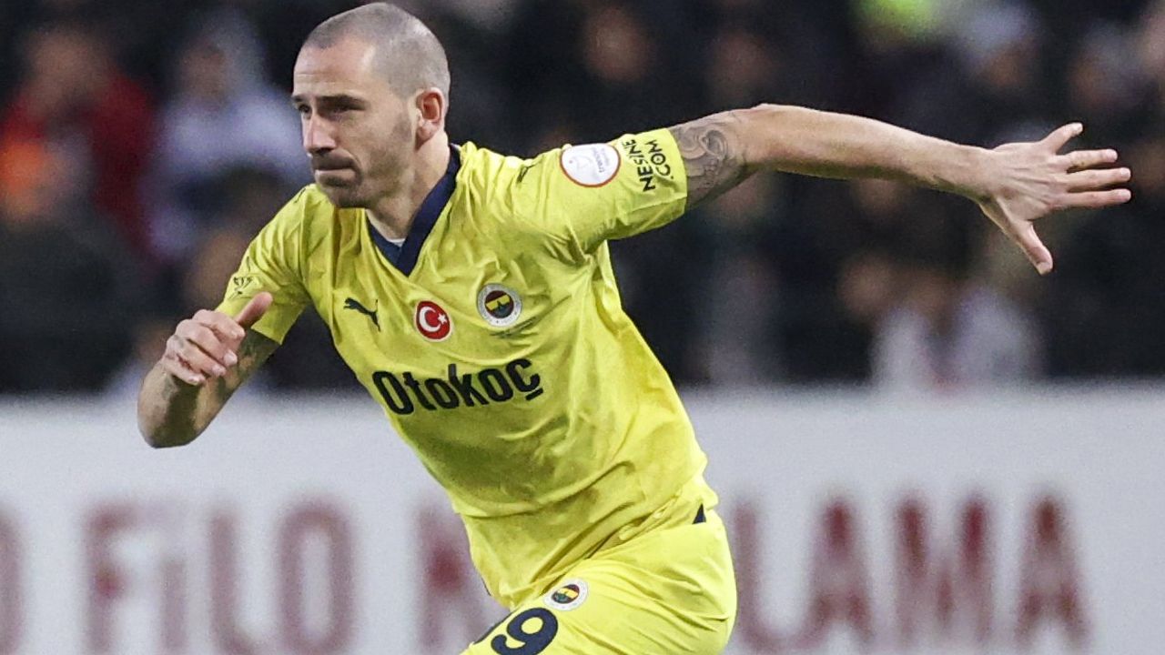 Fenerbahçe'nin Ankaragücü maçı ilk 11'i belli oldu! İsmail Kartal'dan Dusan Tadic kararı: Başka şansı yok... 4