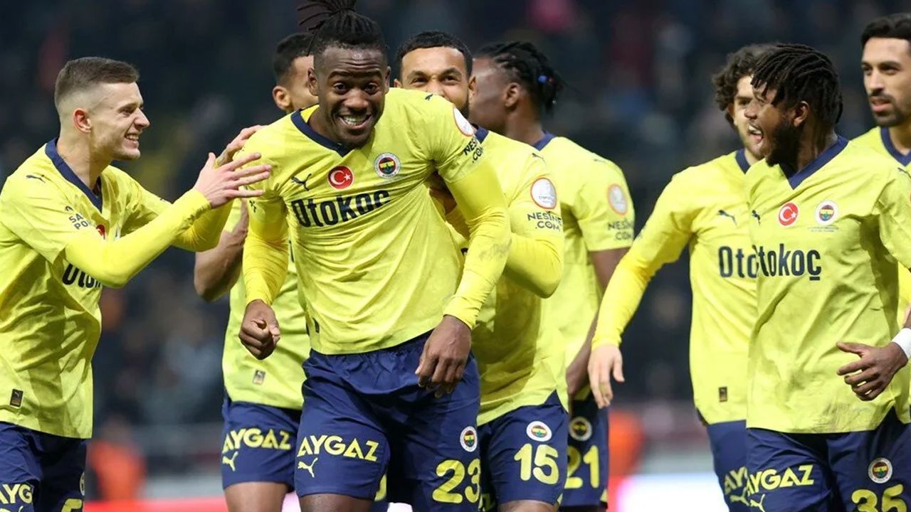 Fenerbahçe'nin Ankaragücü maçı ilk 11'i belli oldu! İsmail Kartal'dan Dusan Tadic kararı: Başka şansı yok... 1