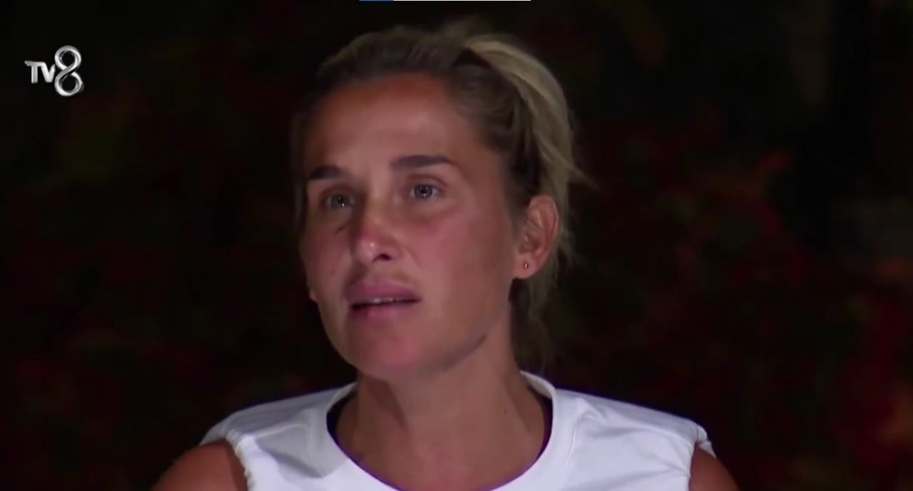 Survivor All Star'da Sema'nın tekme attığı Pınar'ın eşi ve kardeşinden zehir zemberek sözler 9