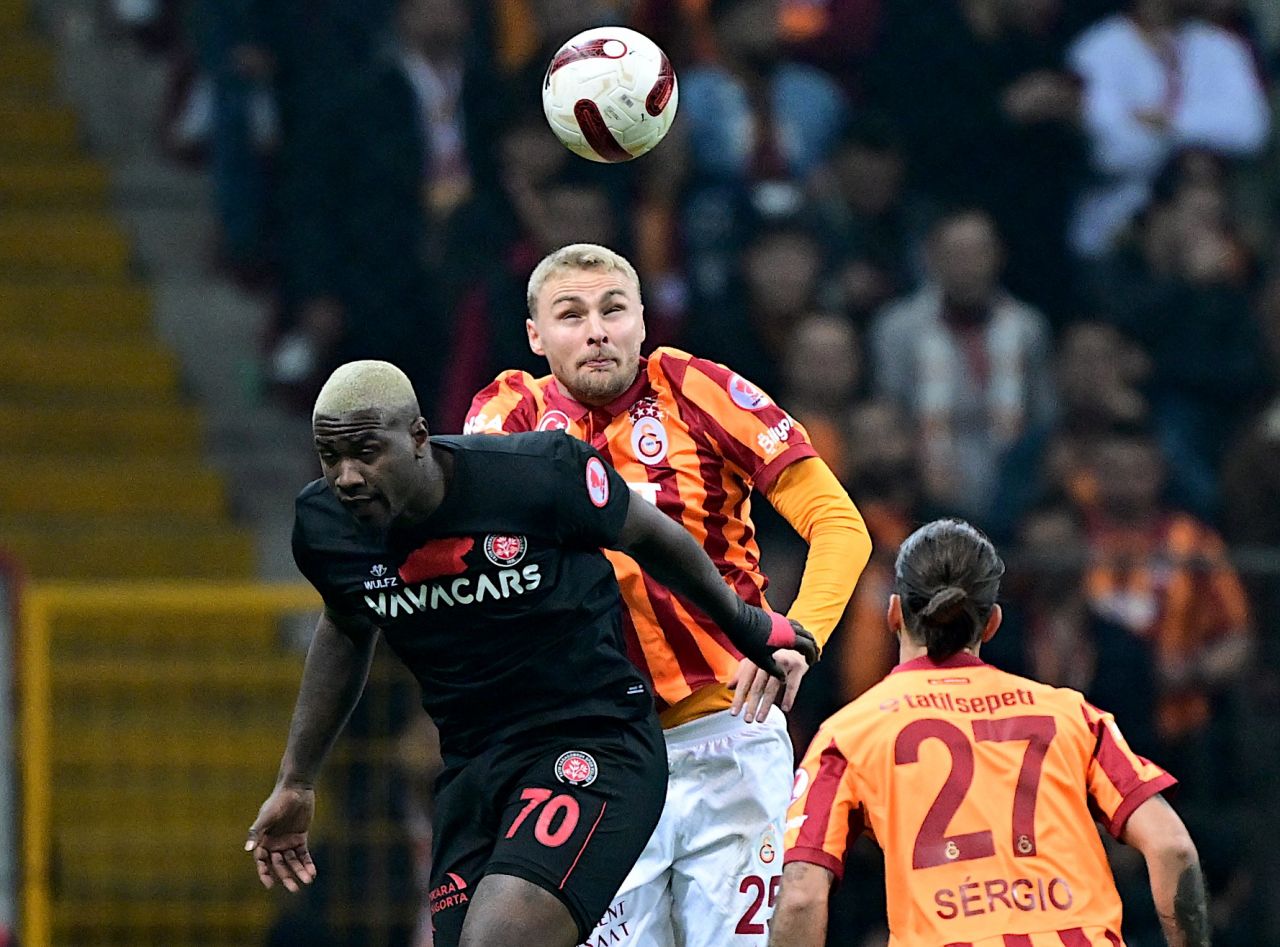 Galatasaray’daki kariyerleri buraya kadar! “Sergio Oliveira, Tete ve Zaha kapının önüne konulacak isimler! Okan Buruk yönetimindeki en kötü ve unutulması gereken maç!” 2