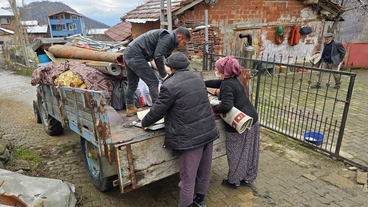 Tokat Niksar'da heyelan felaketi: Köy ikiye ayrıldı! Bakan Yerlikaya'dan açıklama! 2