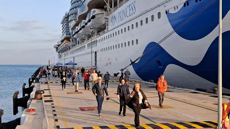 Dünyanın en büyüğü Türkiye'de! Sun Princess' Kuşadası'na yanaştı... 1