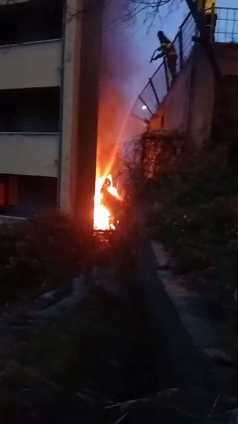 Buzdolabını tamire götüren sürücü aracı ile 10 metreden apartman boşluğuna uçtu 6