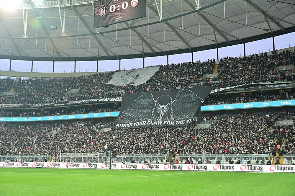 Beşiktaş taraftarından 121. yıla çok özel koreografi! 3