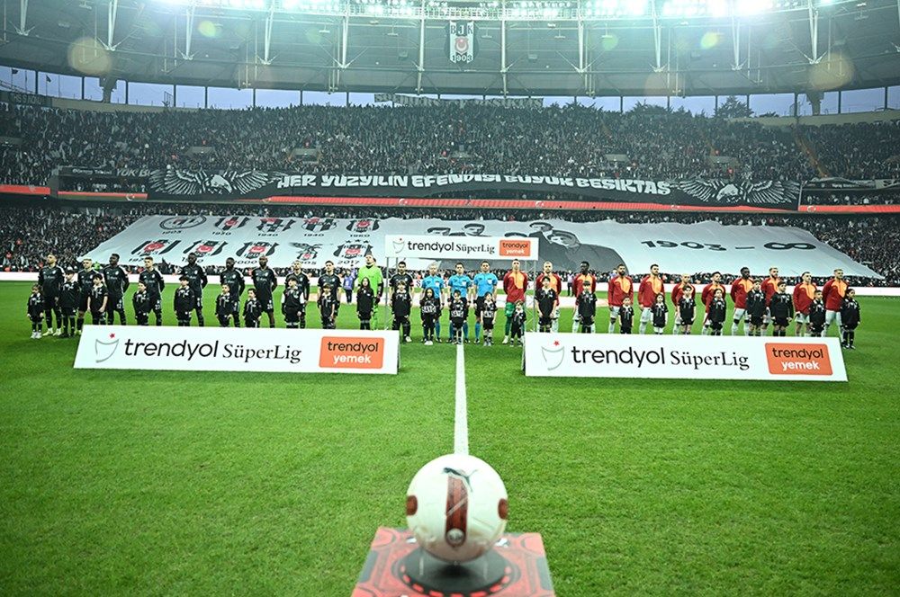 Beşiktaş taraftarından 121. yıla çok özel koreografi! 5