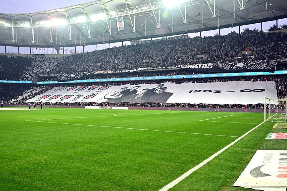 Beşiktaş taraftarından 121. yıla çok özel koreografi! 4