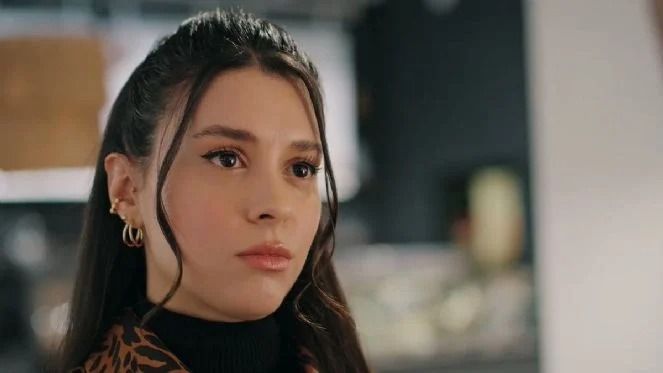 Yalı Çapkını Pelin'den sert sözler! Eleştirileri ilk kez yanıtladı 8