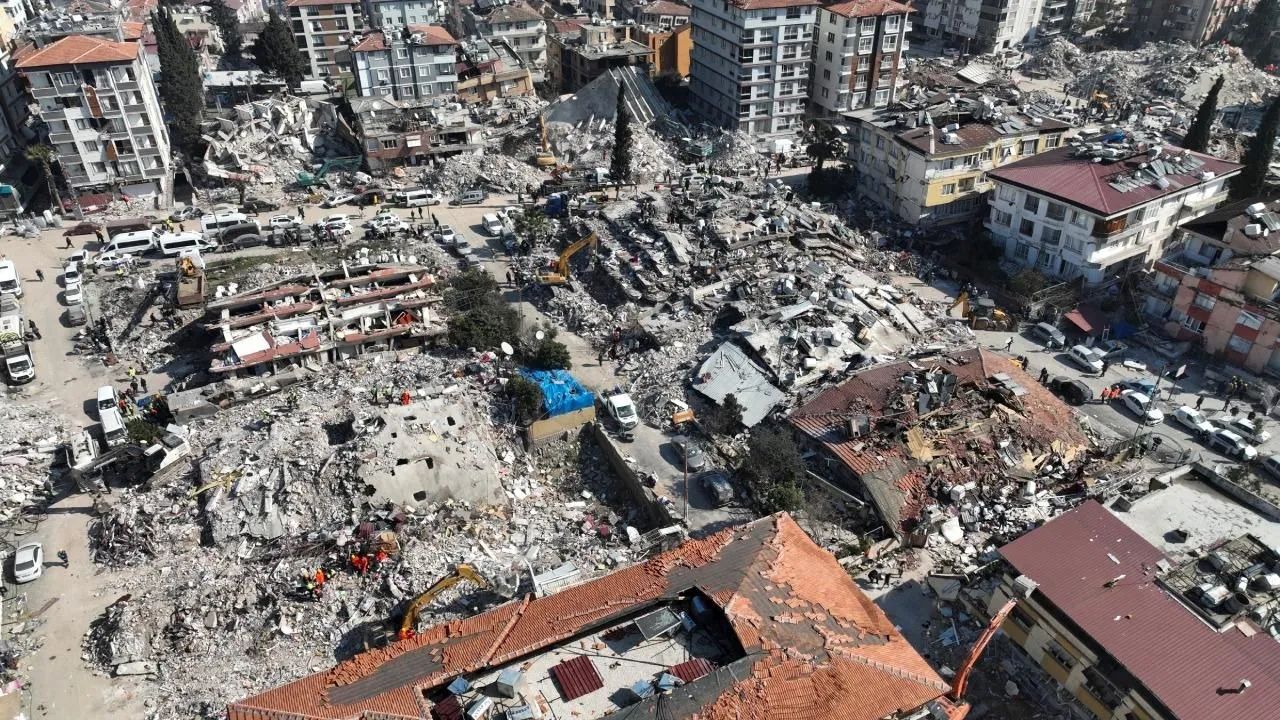 Bu illerde yarın deprem olabilir! Prof. Dr. Okan Tüysüz "24 il, 110 ilçe, 580 köy..." diyerek canlı yayında duyurdu... 12