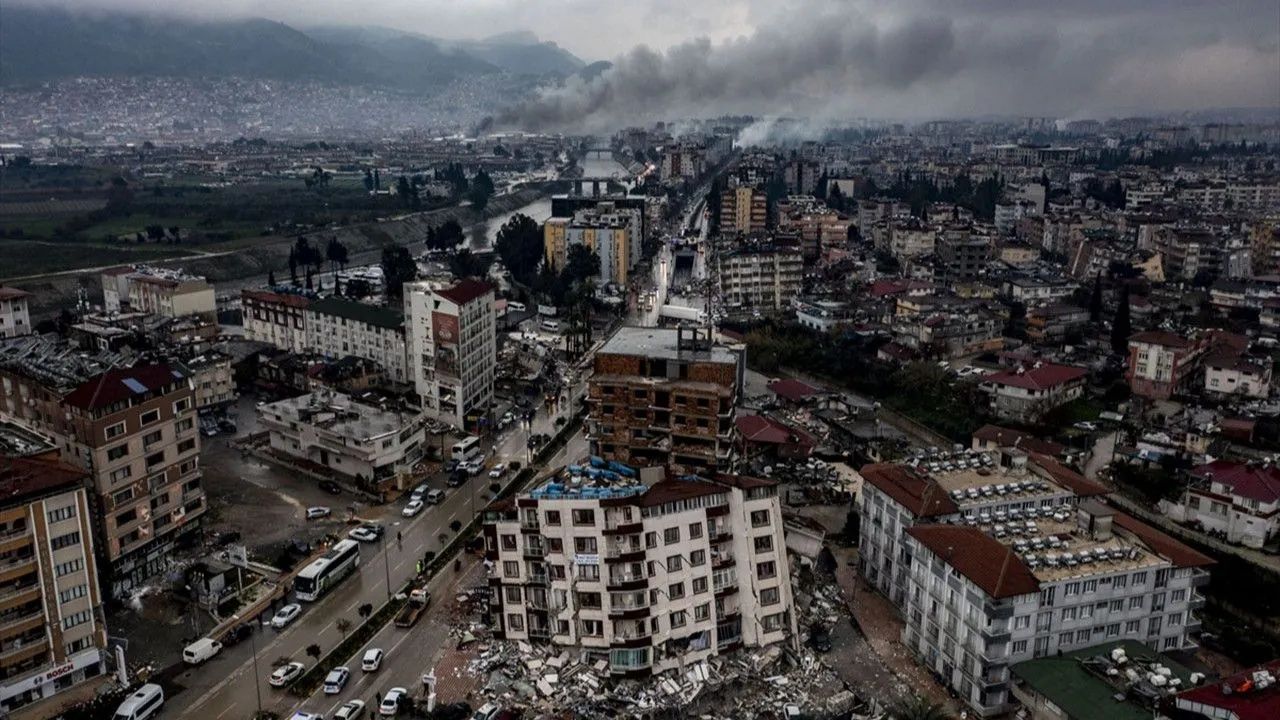 Bu illerde yarın deprem olabilir! Prof. Dr. Okan Tüysüz "24 il, 110 ilçe, 580 köy..." diyerek canlı yayında duyurdu... 8