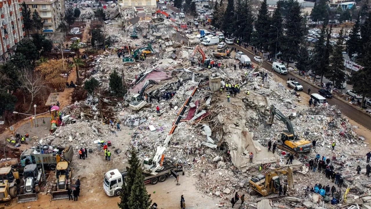 Bu illerde yarın deprem olabilir! Prof. Dr. Okan Tüysüz "24 il, 110 ilçe, 580 köy..." diyerek canlı yayında duyurdu... 10