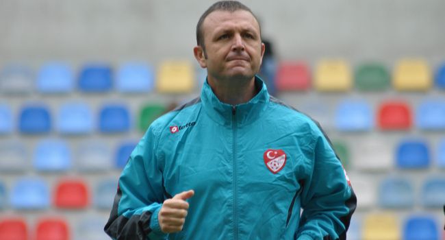 Sosyal medyayı ayağa kaldıran iddia: "6 VAR hakemi bir kulüp tarafından ambargolu! Fenerbahçe'ye penaltı verildiği için bir TFF yöneticisi Riva'da terör estiriyor! İstifa kararının arkasında bu var" 6