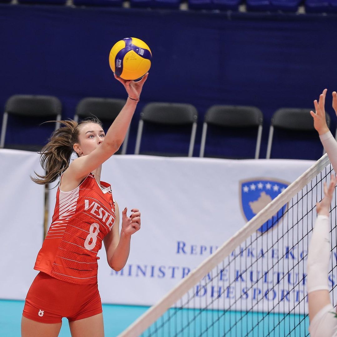 Fenerbahçe'ye yeni genç yetenek: Liza Safronova Sarı Melek oldu! Lakabı 'Yerli Fedorovtseva'... 17