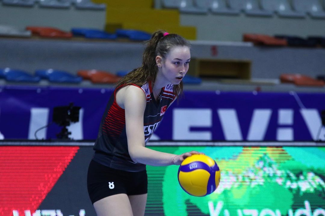 Fenerbahçe'ye yeni genç yetenek: Liza Safronova Sarı Melek oldu! Lakabı 'Yerli Fedorovtseva'... 15