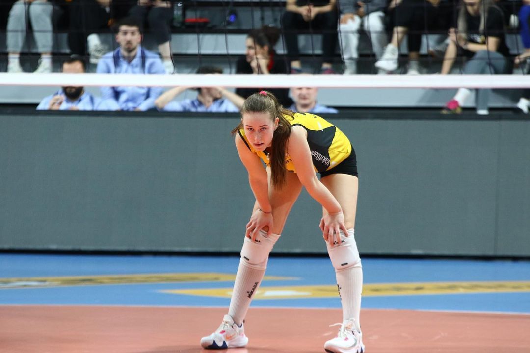 Fenerbahçe'ye yeni genç yetenek: Liza Safronova Sarı Melek oldu! Lakabı 'Yerli Fedorovtseva'... 10