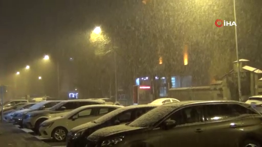 Kars’ta yoğun kar yağışı kartpostallık görüntü oluşturdu! 1