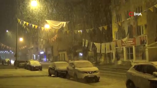 Kars’ta yoğun kar yağışı kartpostallık görüntü oluşturdu! 3