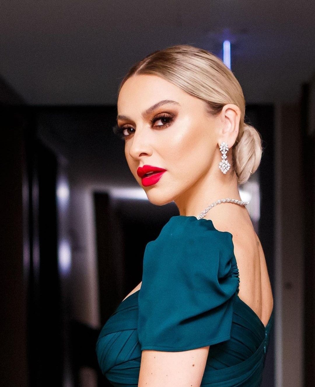 Kendisinden 10 yaş küçük Mert Ayaydın ile sarmaş dolaş görüntülenen Hadise'den aşk iddialarına tepki! 3