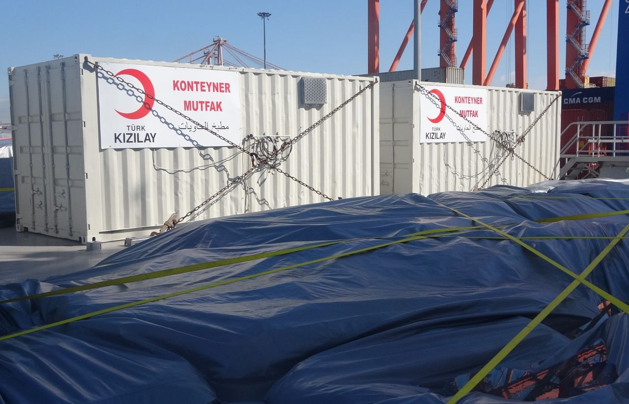 Türk Kızılay'ının en büyük yardım gemisi 'İyilik Gemisi' Gazze'ye uğurlandı! Yaklaşık 3 bin tonluk yardım malzemesini ulaştıracak... 6