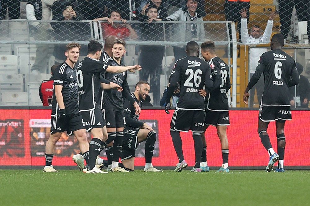 UEFA resmen açıkladı! Fenerbahçe ülke puanını tek başına sırtlıyor: İşte son 5 yılda en çok puan toplayan Türk takımları listesi... 9