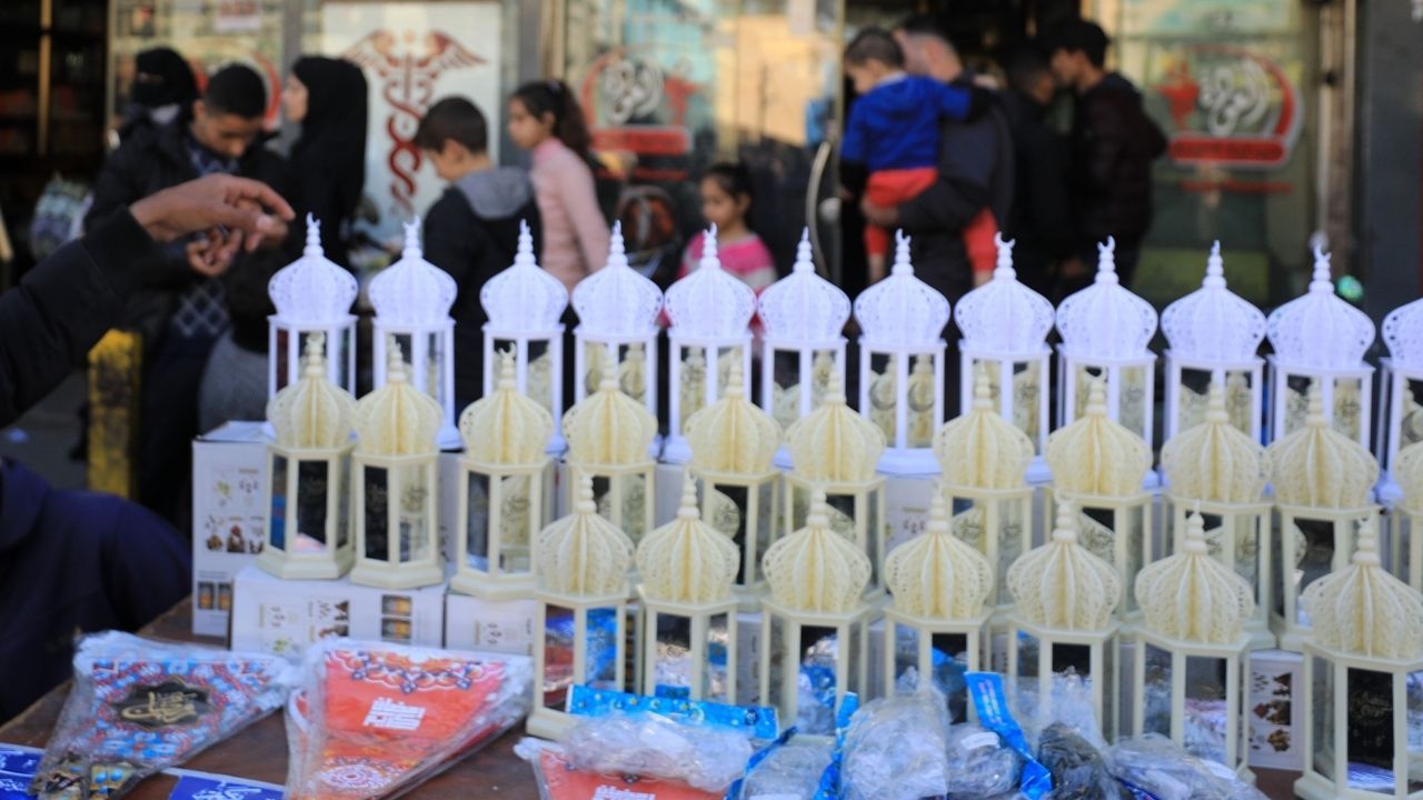İsrail saldırıları altındaki Gazze'de Ramazan heyecanı kameralara böyle yansıdı! 8