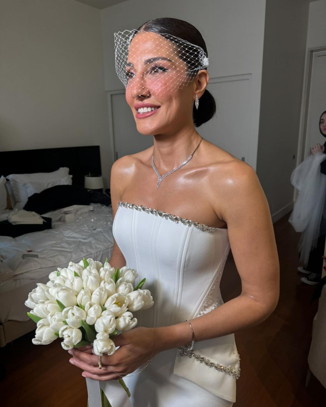 Düğünde ortaya çıktılar! Çağla Şıkel, eski sevgilisi Nail Gönenli ile birlikte ablasının nikah şahidi oldu 2