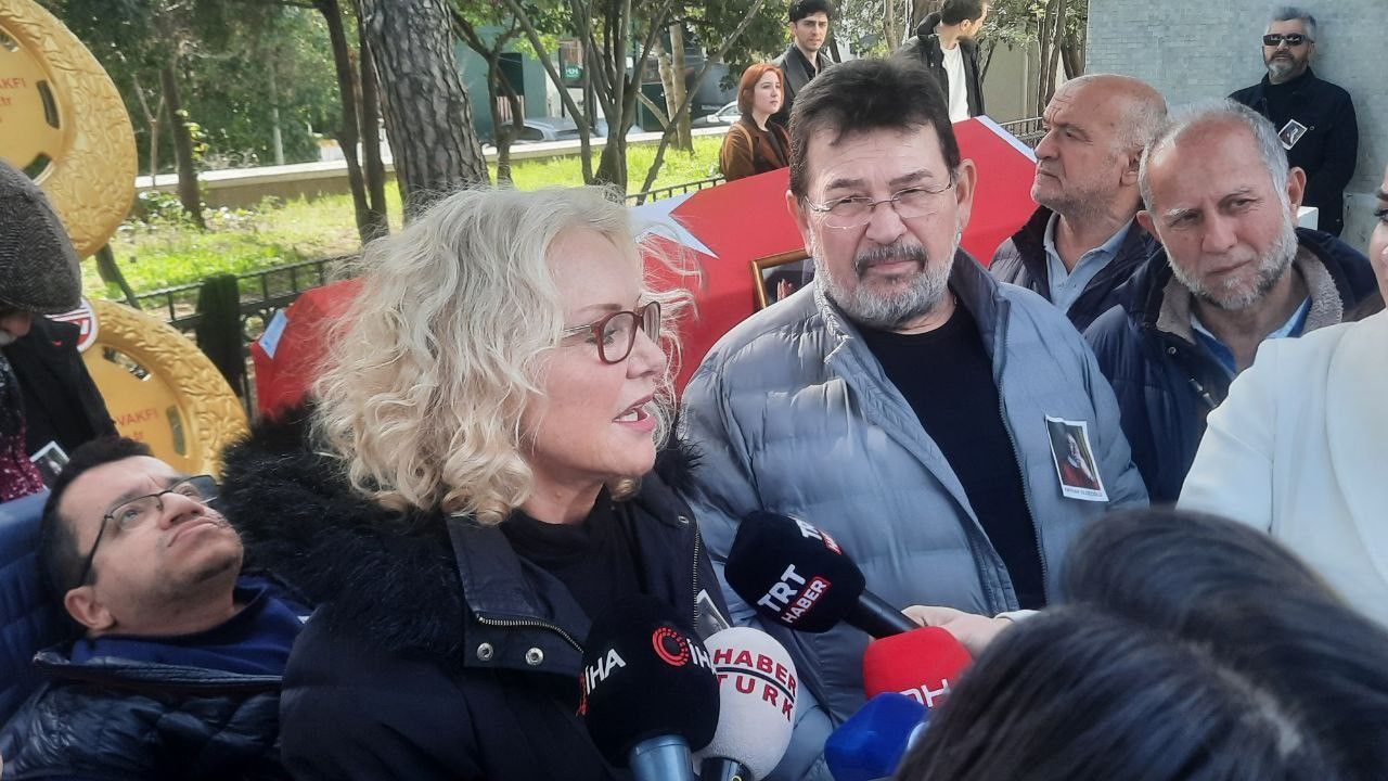 Yeşilçam'ın usta oyuncusu Kayhan Yıldızoğlu son yolculuğuna uğurlandı 2
