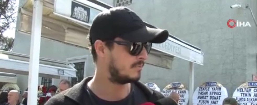 Yeşilçam'ın usta oyuncusu Kayhan Yıldızoğlu son yolculuğuna uğurlandı 5