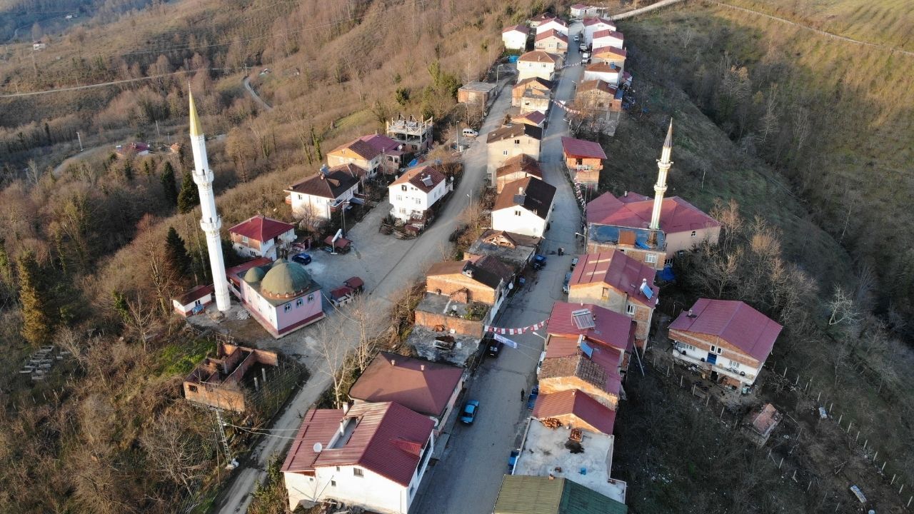 Bir adımda il değiştirip 1 dakika arayla oruç açıyorlardı iki mahalleden ortak iftar kararı 6