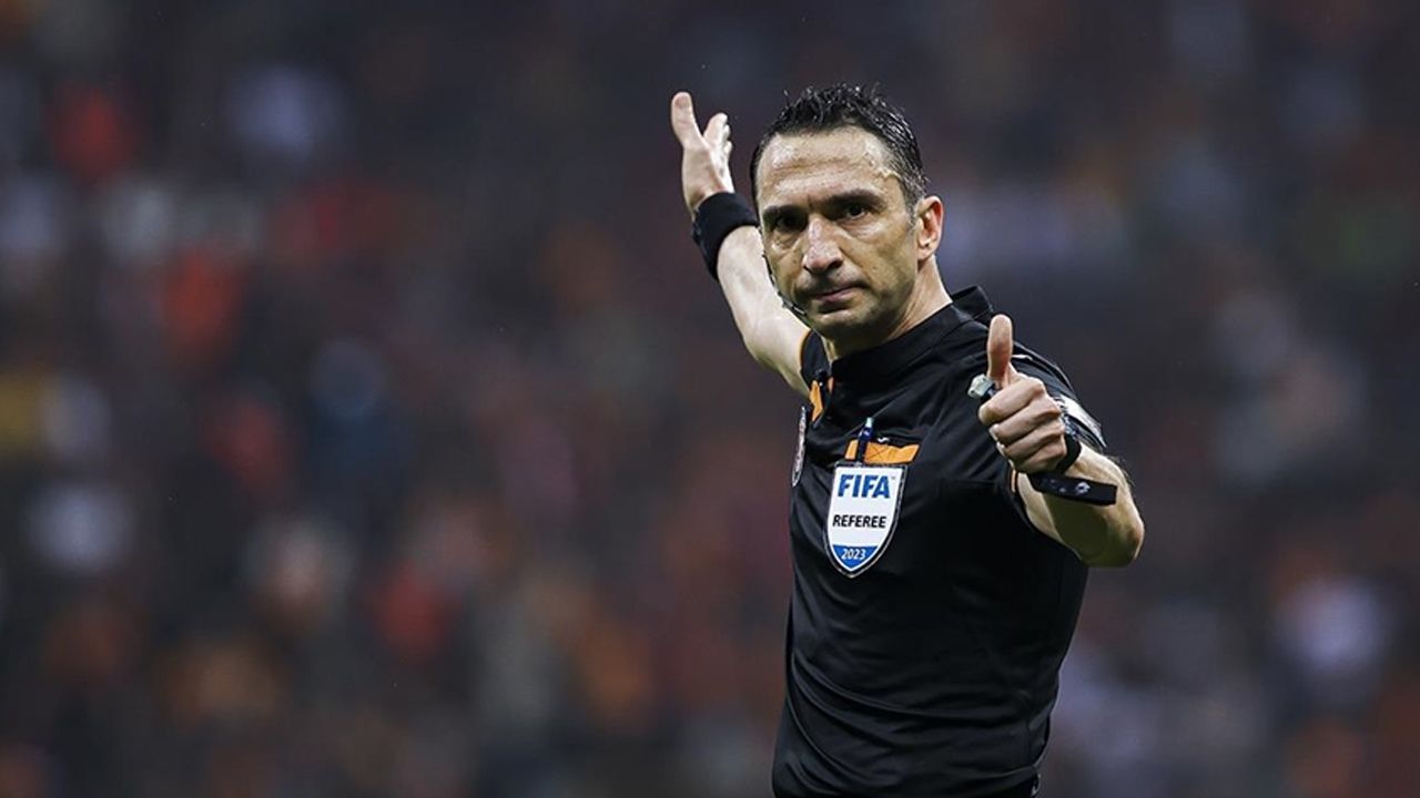 Galatasaray maçı hakeminden herkesi şok eden itiraf: “Dünya futbol tarihinde görülmemiş olay! Verdiği penaltı için ‘Penaltı değildi hocam’ dedi. Bunun kaydı TFF’de var. Bu artık bir adli vaka!” 2